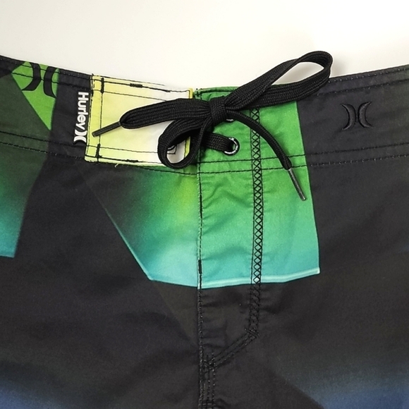 ⭐️3/ $30⭐️ Hurley Men's Swim Shorts Trunks Multi Coloured Size 30 - Picture 3 of 12